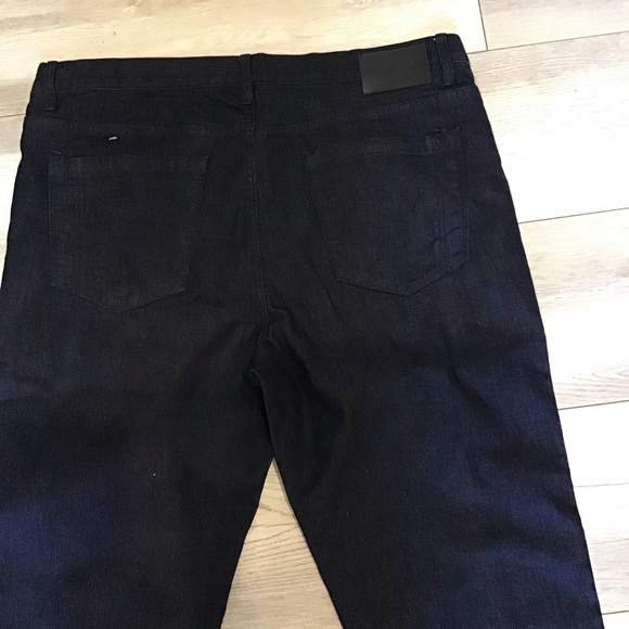 Perry Ellis - Picture 2 of 5